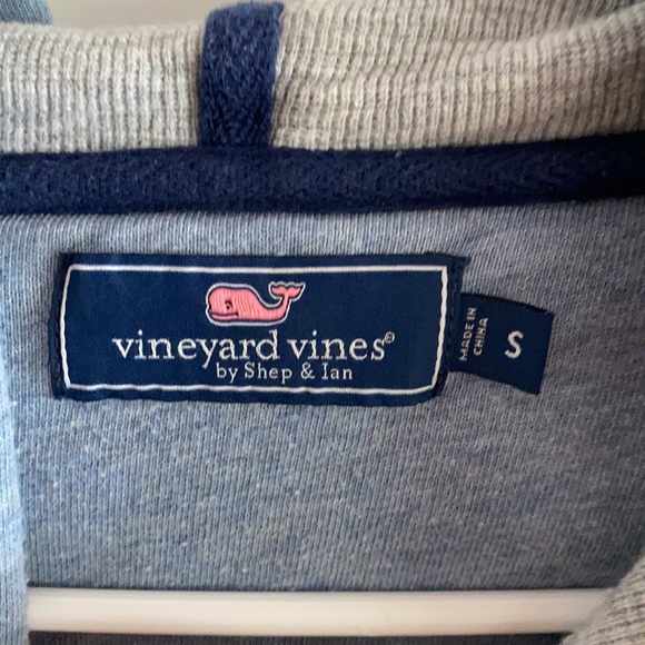 Men’s Vineyard Vines hoodie - Picture 3 of 4
